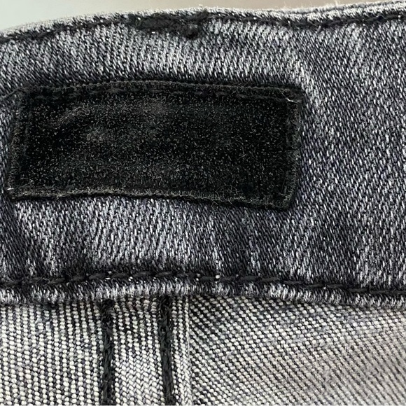 Mother The High Waisted Looker Jeans in Miss Moody Two Shoes Racer Charcoal - Picture 6 of 9